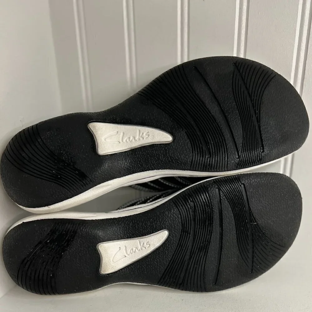 Clarks Womens Breeze Sea Black T-Strap Sandals Size 8 (7655696) FLAW
